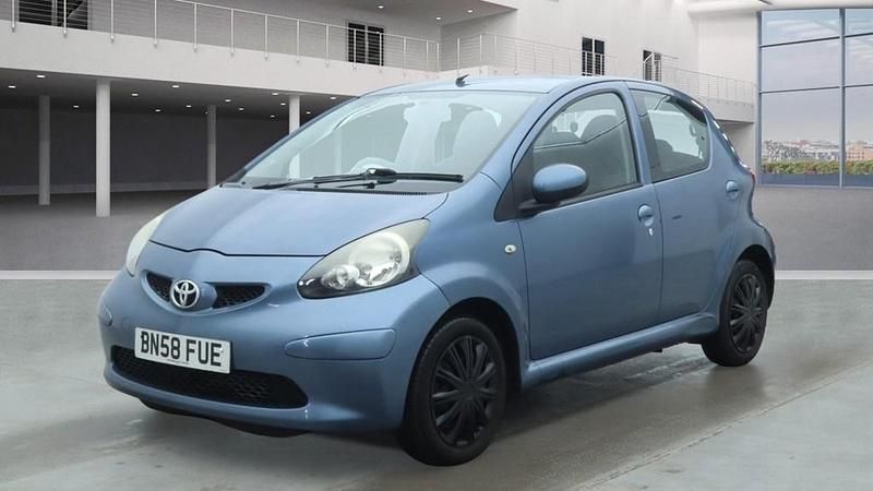 Used Toyota Aygo 67 HP (49 kW) 2008 Blue Hatchback