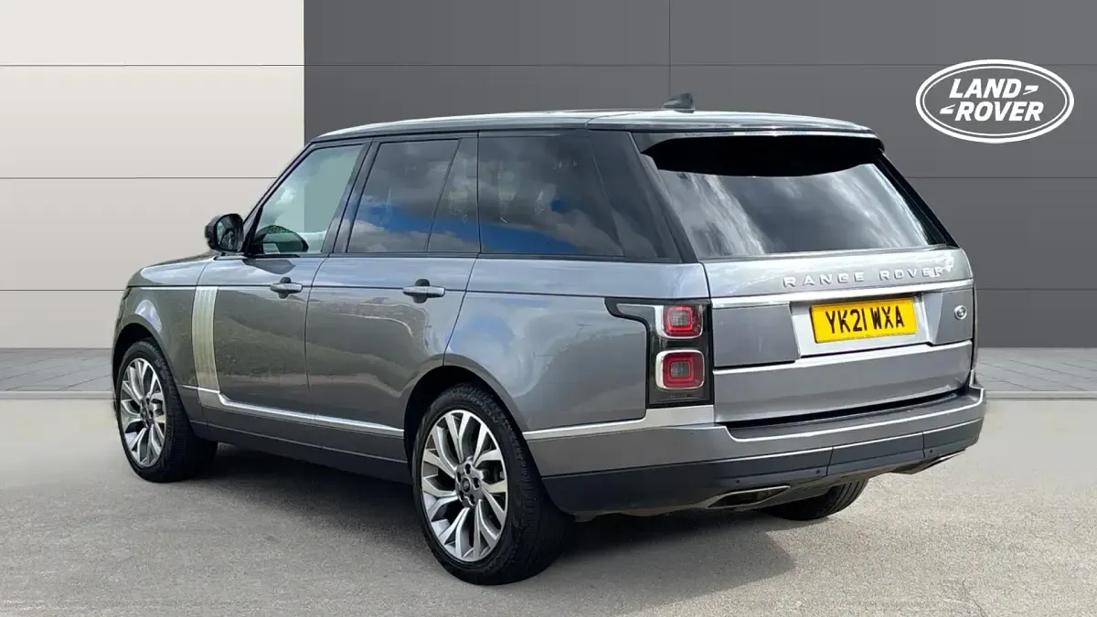 Used Land Rover Range Rover 300 HP (220 kW) 2021 Eiger grey SUV