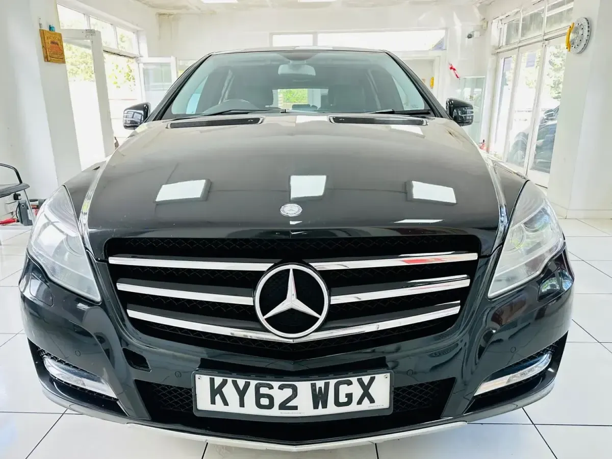 Used Mercedes R350 2012 Black MPV