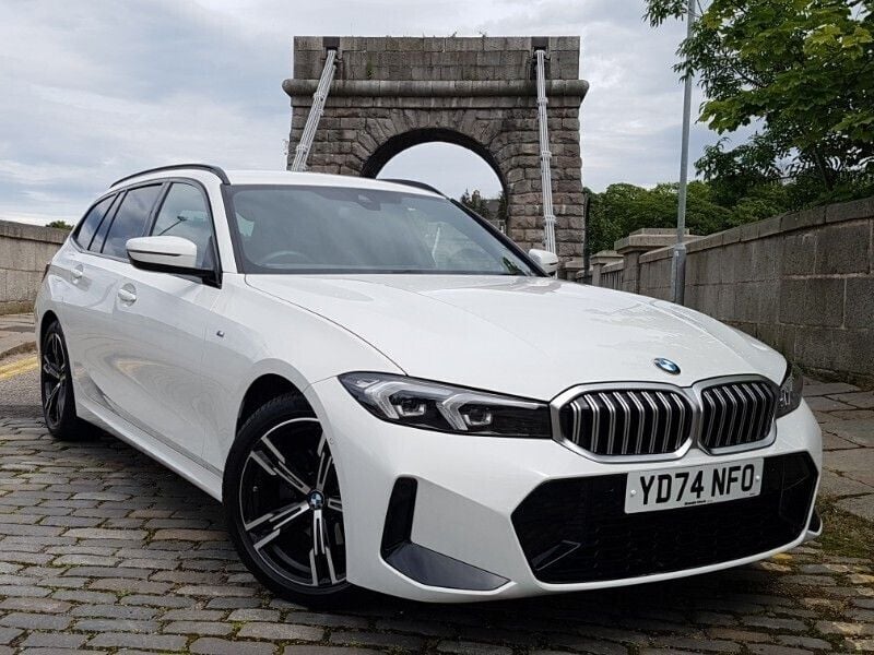 White Used 2024 BMW 320 M Sport Estate | £31,698 (Fair price) - Image 1/4