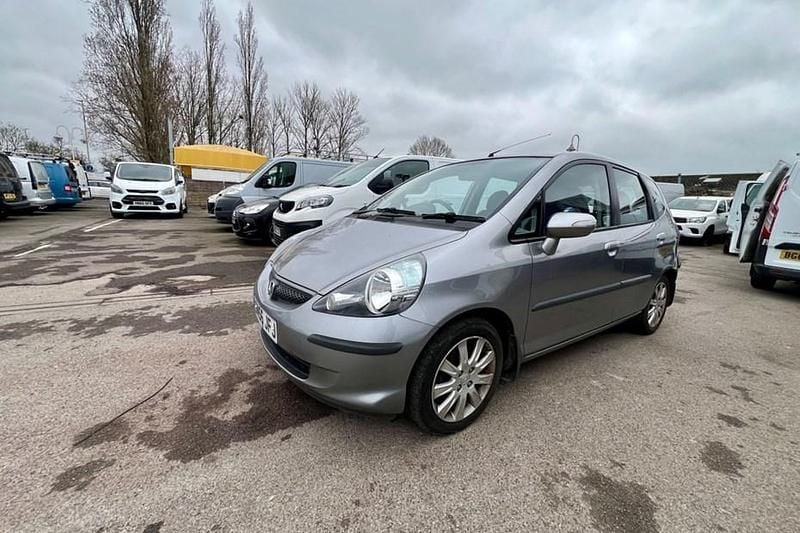 Used Honda Jazz SE 82 HP (60 kW) 2007 Silver Hatchback
