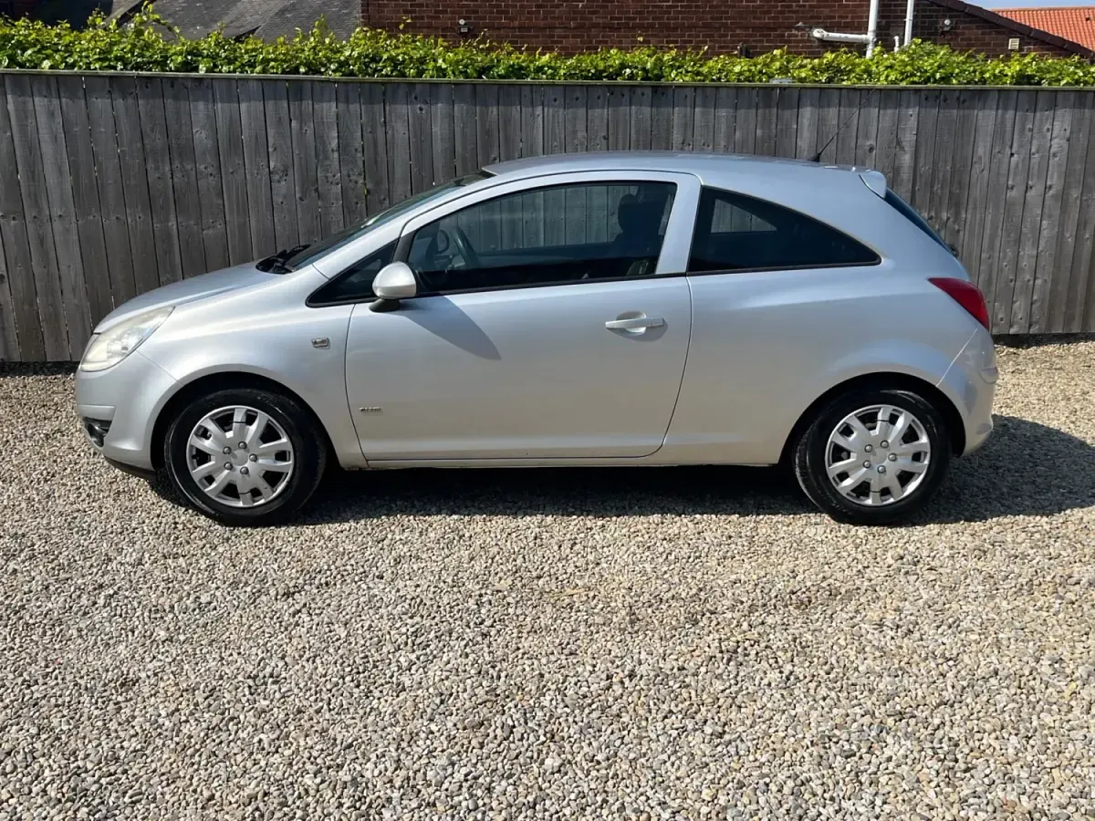 Usado Vauxhall Corsa Club 2009 Prateado Citadino
