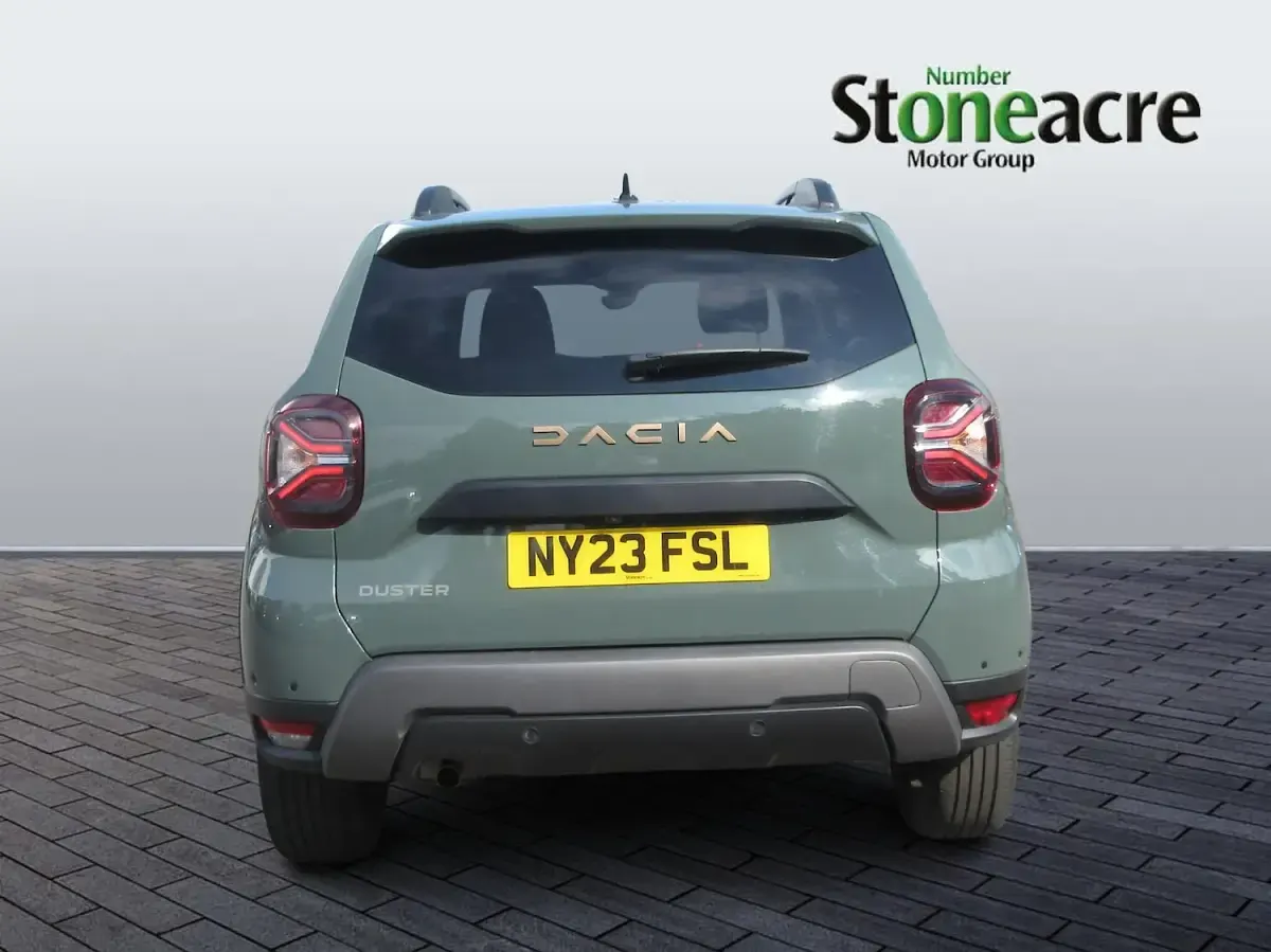 Used Dacia Duster Extreme 90 HP (66 kW) 2023 Green SUV