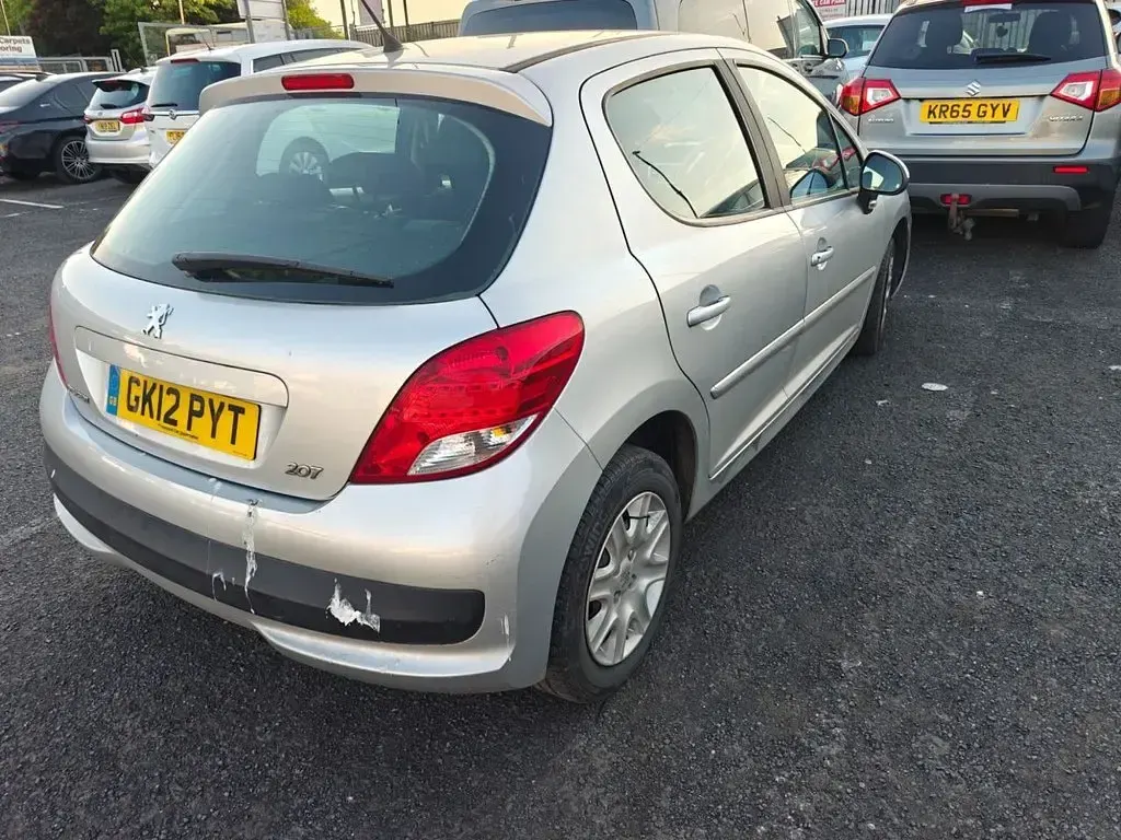 Used Peugeot 207 Active 92 HP (67 kW) 2012 Silver Hatchback