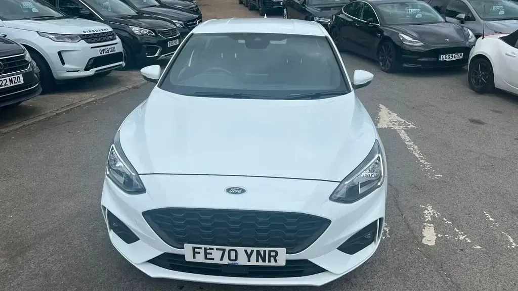 Used Ford Focus ST-Line 120 HP (88 kW) 2020 White Hatchback
