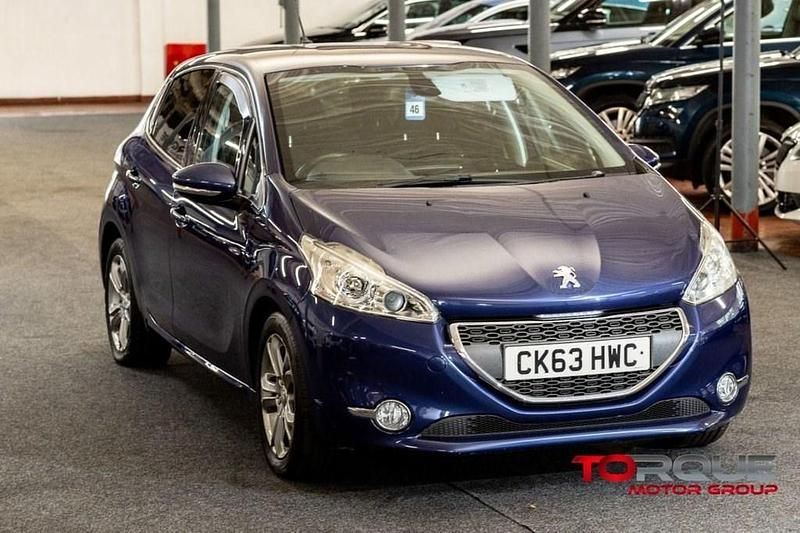 Used Peugeot 208 Allure 70 HP (51 kW) 2013 Blue Hatchback