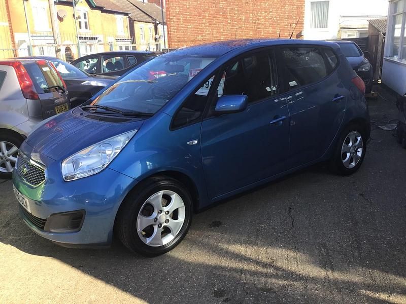 Used Kia Venga 125 HP (91 kW) 2010 Blue Hatchback