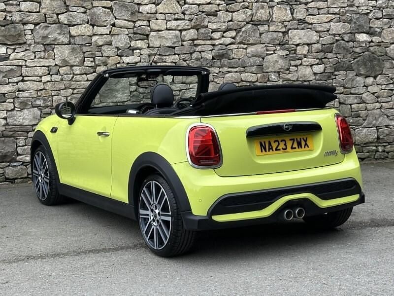 Used Mini Cooper S Exclusive 176 HP (129 kW) 2023 Yellow Hatchback