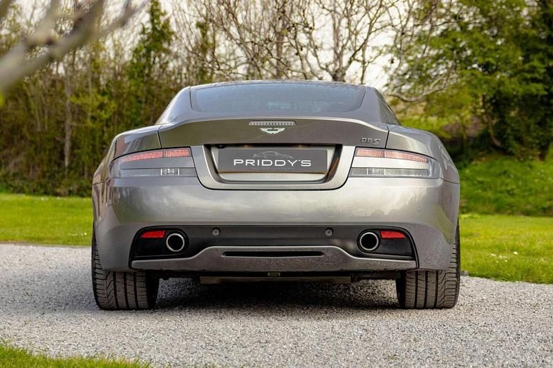 Begagnad Aston Martin DB9 2015 Silver Sportkupé