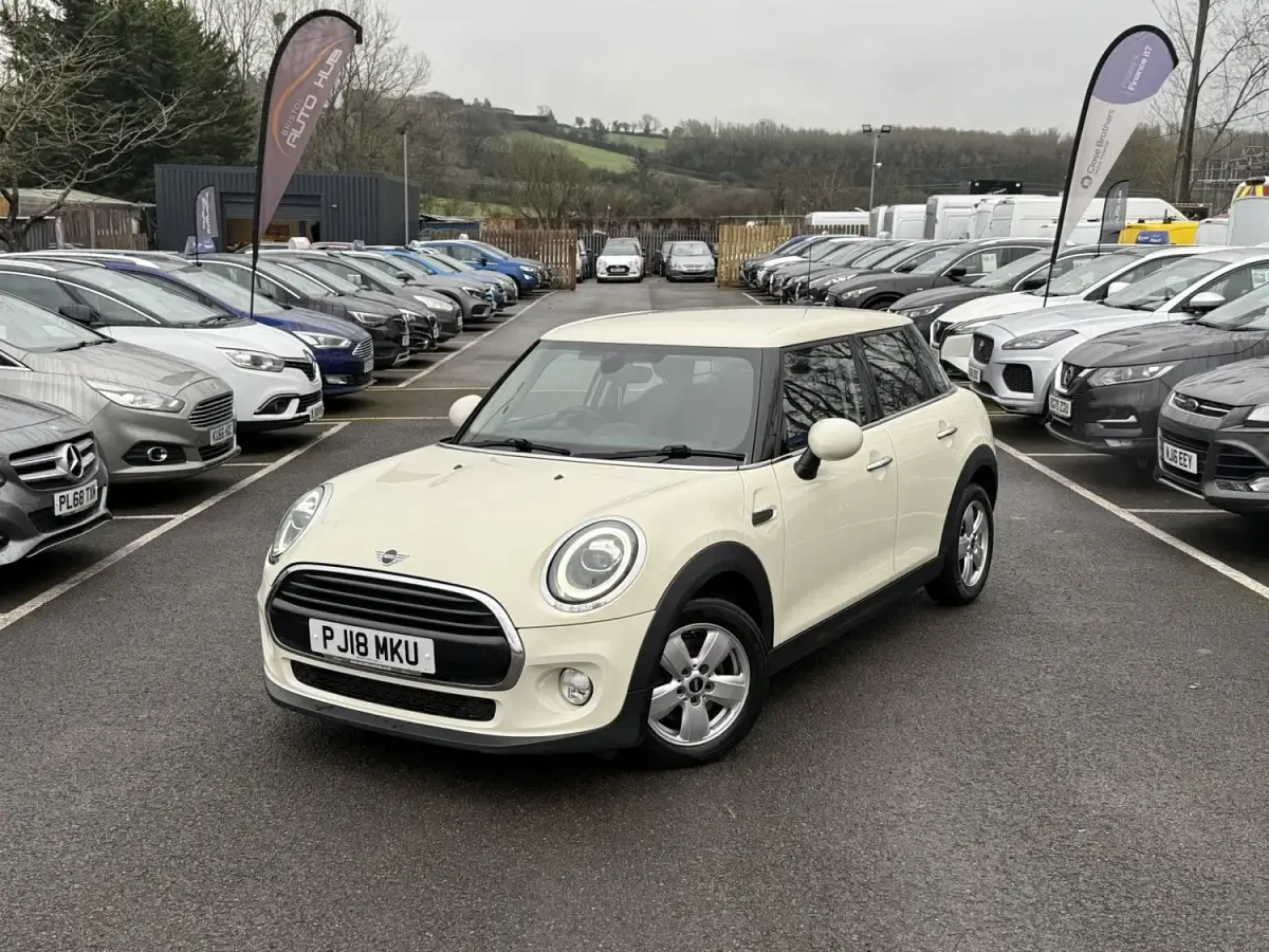 Usado Mini Cooper Hatch 2018 Blanco Utilitario