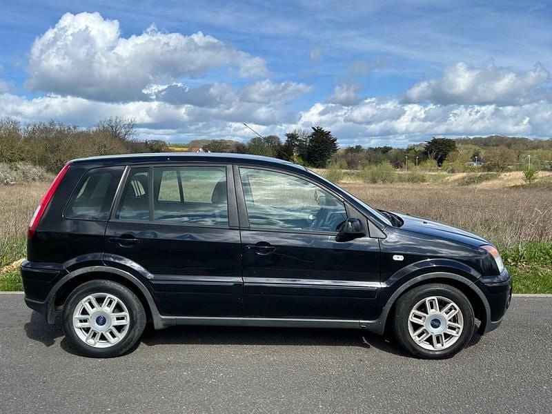 Used Ford Fusion Zetec 99 HP (72 kW) 2009 Black Hatchback
