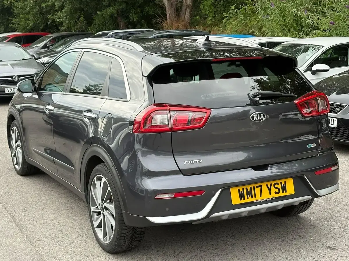 Used Kia Niro 141 HP (103 kW) 2017 Grey SUV