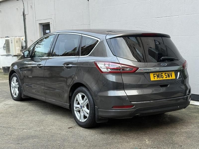 Used Ford S-MAX Titanium 150 HP (110 kW) 2016 Grey MPV