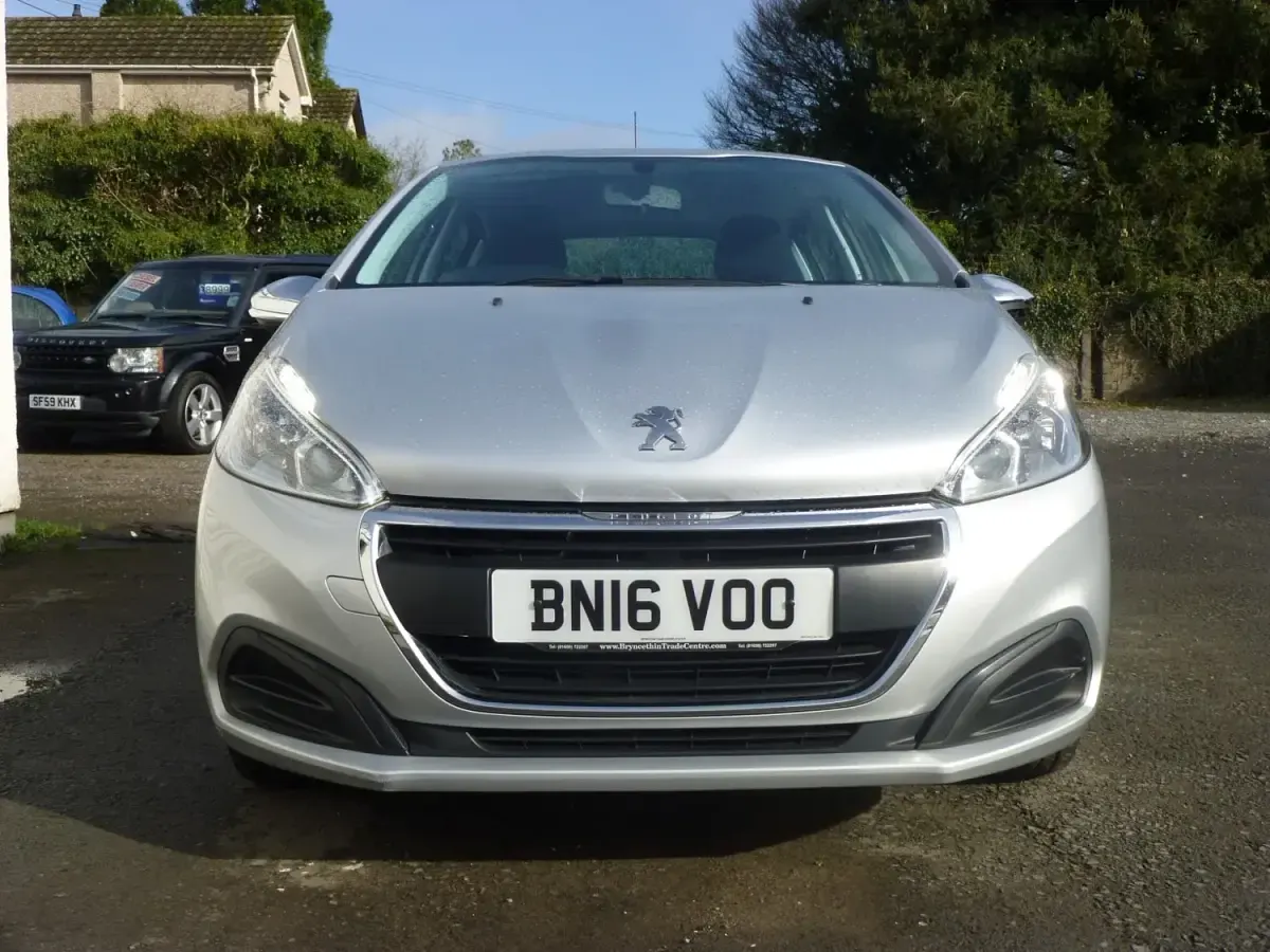 Gebraucht Peugeot 208 Active 2016 Silber Kleinwagen