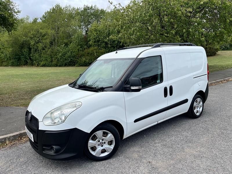 White Used 2012 Fiat Doblò MPV | £4,995 - Image 1/4