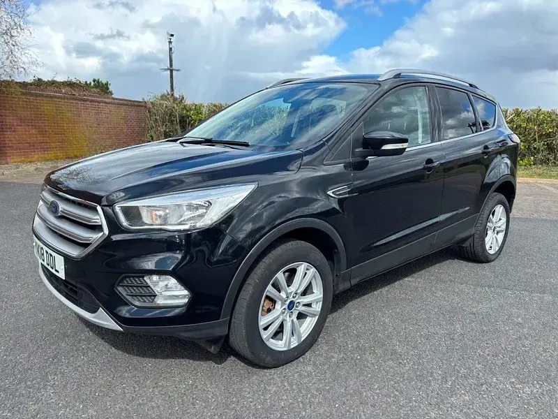 Używany Ford Kuga Zetec 120 KM (88 kW) 2018 Czarny SUV