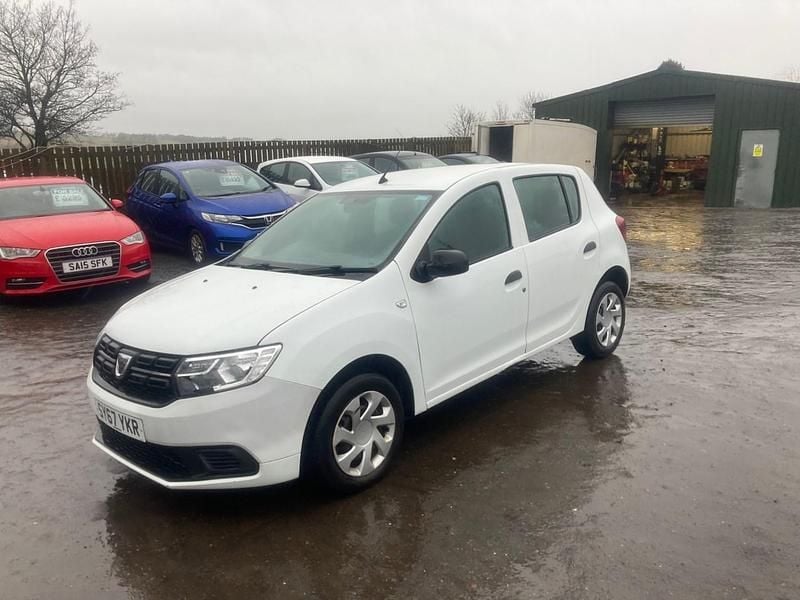 White Used 2017 Dacia Sandero Ambiance Hatchback | £2,695 (Super price) - Image 1/4