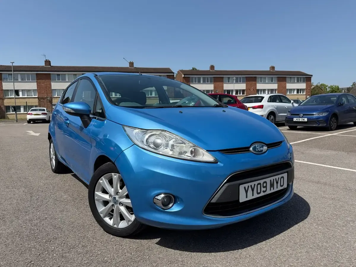 Begagnad Ford Fiesta Zetec 82 HK (60 kW) 2009 Blå Halvkombi