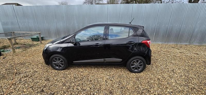 Used Hyundai i10 Premium 87 HP (63 kW) 2014 Black Hatchback
