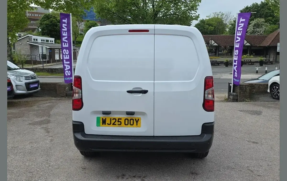 Used Citroën e-Berlingo 98 kW (134 HP) 2025 White MPV