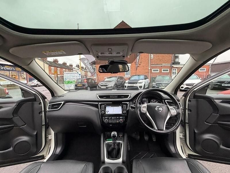 Used Nissan Qashqai N-TEC 2015 White SUV