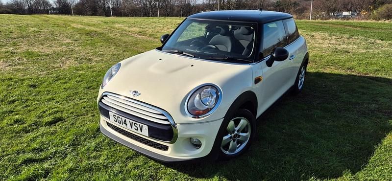 Used Mini Cooper Hatch 2014 White Hatchback
