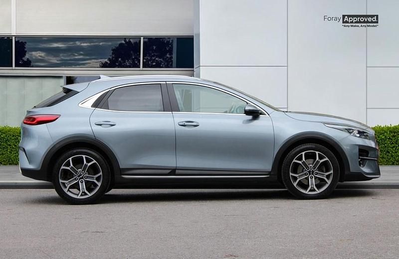 Begagnad Kia XCeed 2022 Silver SUV