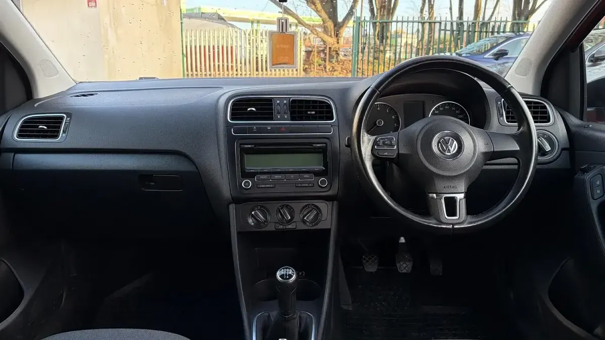 Used VW Polo Match 70 HP (51 kW) 2011 Red Hatchback