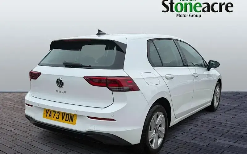 Used VW Golf VIII Life 131 HP (96 kW) 2024 White Hatchback