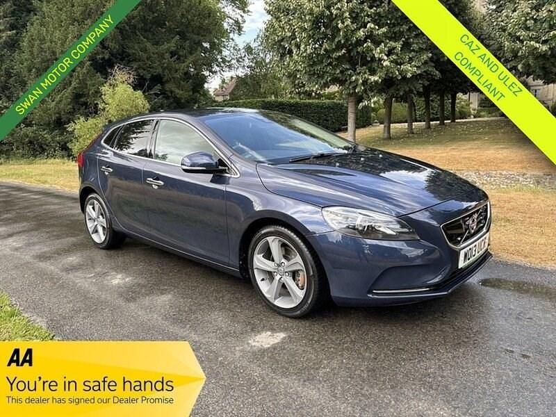 Blue Used 2025 Volvo V40 SE Lux Estate | £8,990 - Image 1/4