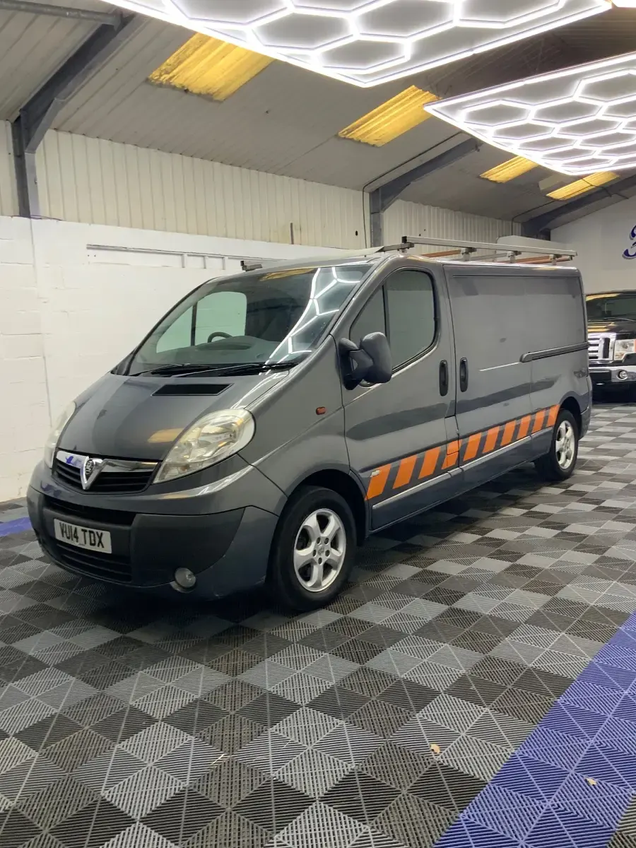 Used Vauxhall Vivaro Sportive 115 HP (84 kW) 2014 Grey MPV