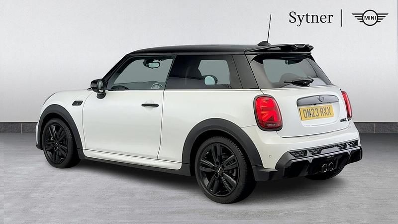 Used Mini Cooper S Sport 192 HP (141 kW) 2023 White Hatchback