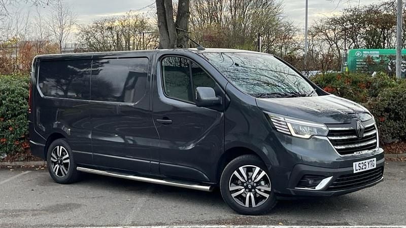 Used Renault Trafic 170 HP (125 kW) 2025 Metallic  slate grey  MPV