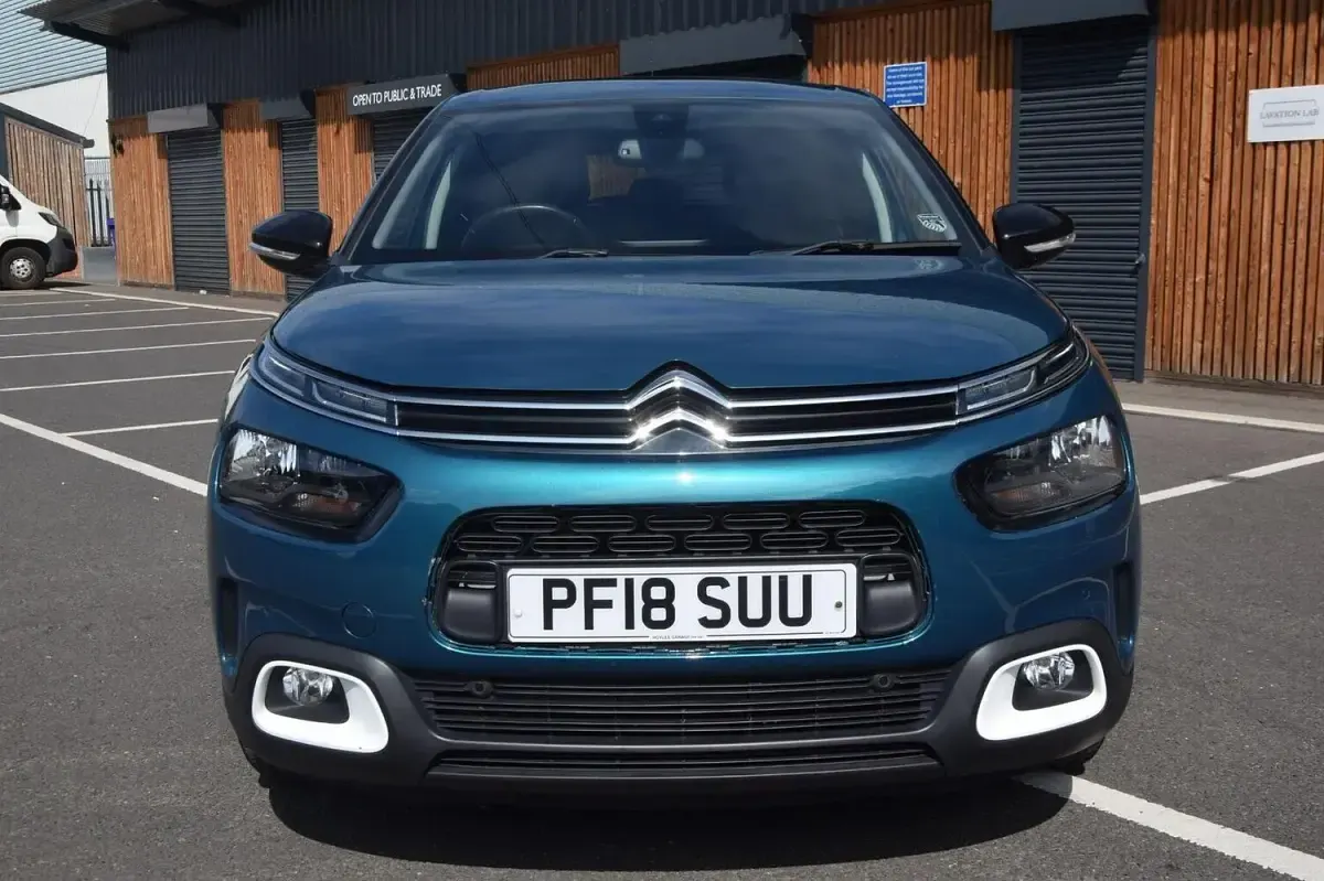 Used Citroën C4 Cactus Flair 129 HP (94 kW) 2018 Blue Hatchback
