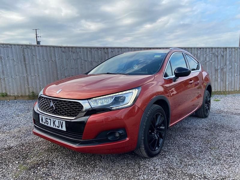 Used DS Automobiles DS4 130 HP (95 kW) 2017 Orange Hatchback