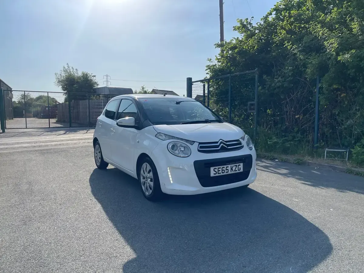 Used Citroën C1 Feel 82 HP (60 kW) 2016 White Hatchback