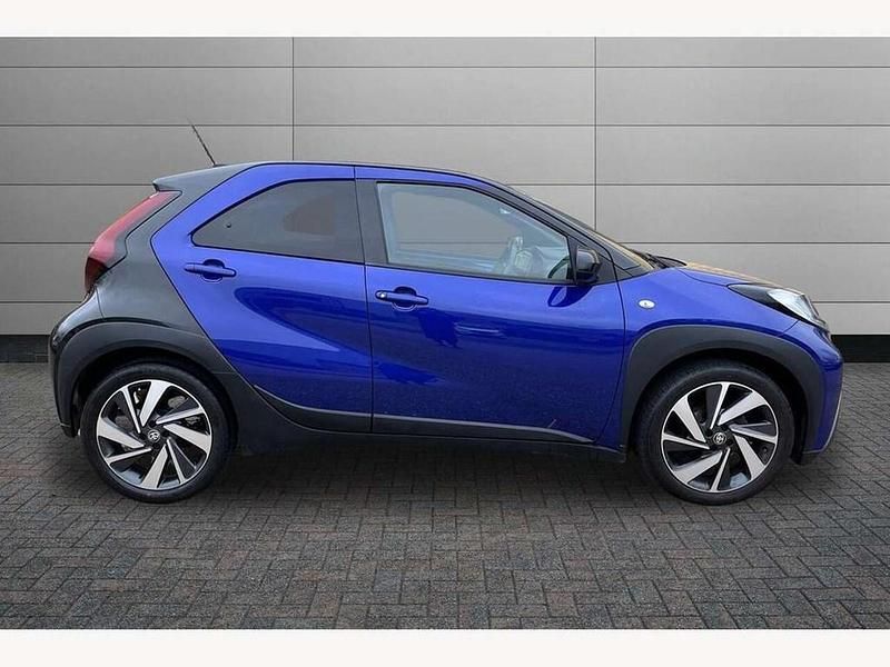 Used Toyota Aygo X 72 HP (52 kW) 2024 Blue SUV