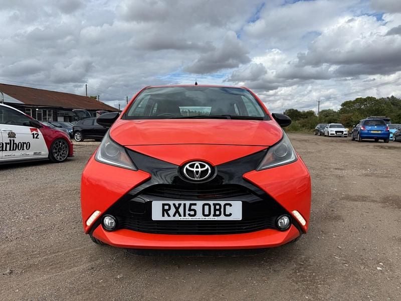 Used Toyota Aygo X-cite 69 HP (50 kW) 2015 Orange Hatchback