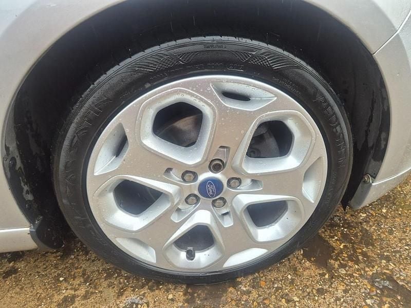 Used Ford Mondeo Titanium X 2010 Silver Hatchback