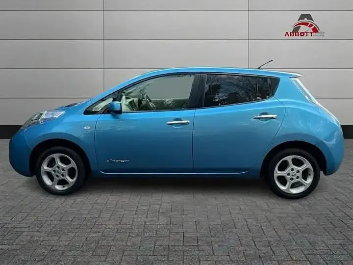 Used Nissan Leaf 80 kW (109 HP) 2012 Blue Hatchback