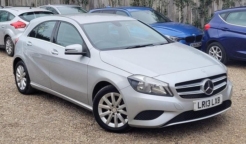 Used Mercedes A180 SE 122 HP (89 kW) 2013 Silver Hatchback