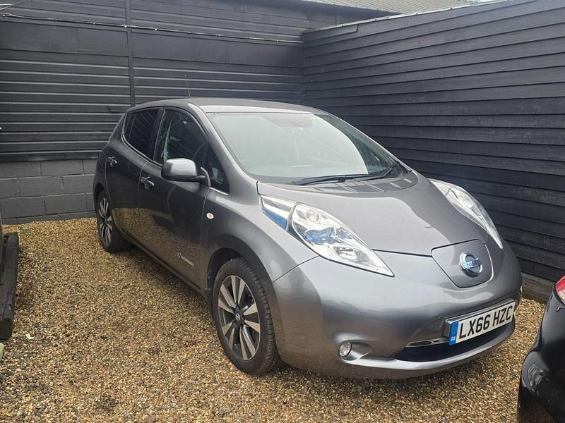 Used Nissan Leaf Tekna 80 kW (109 HP) 2016 Grey Hatchback