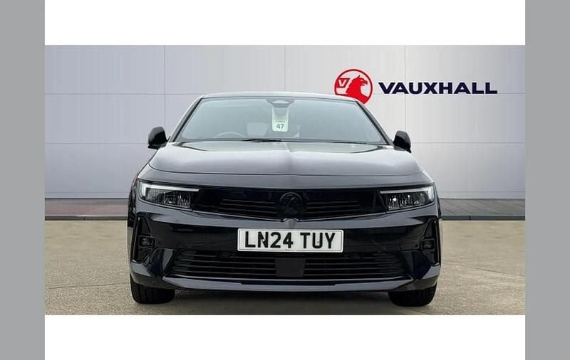 Used Vauxhall Astra 131 HP (96 kW) 2024 Black Estate