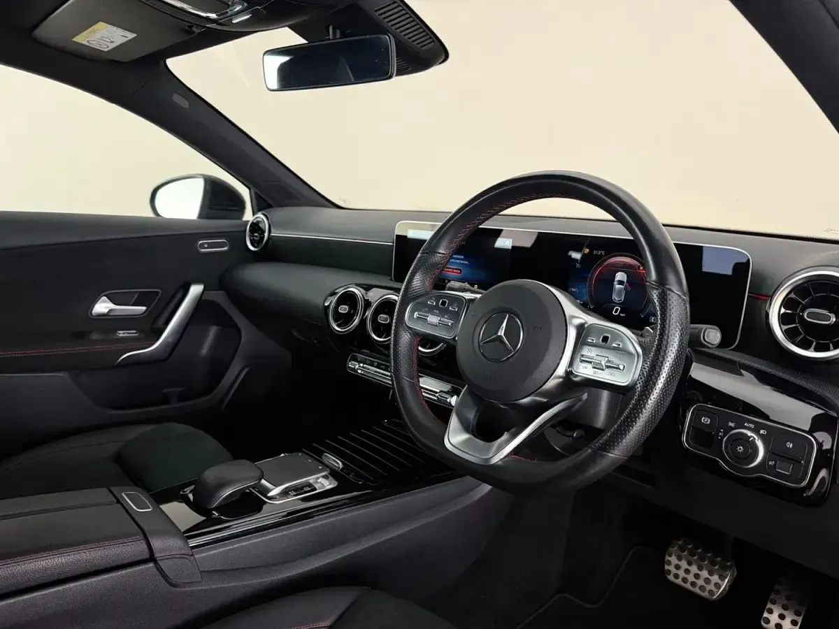 Used Mercedes A180 Executive 116 HP (85 kW) 2019 Black Hatchback