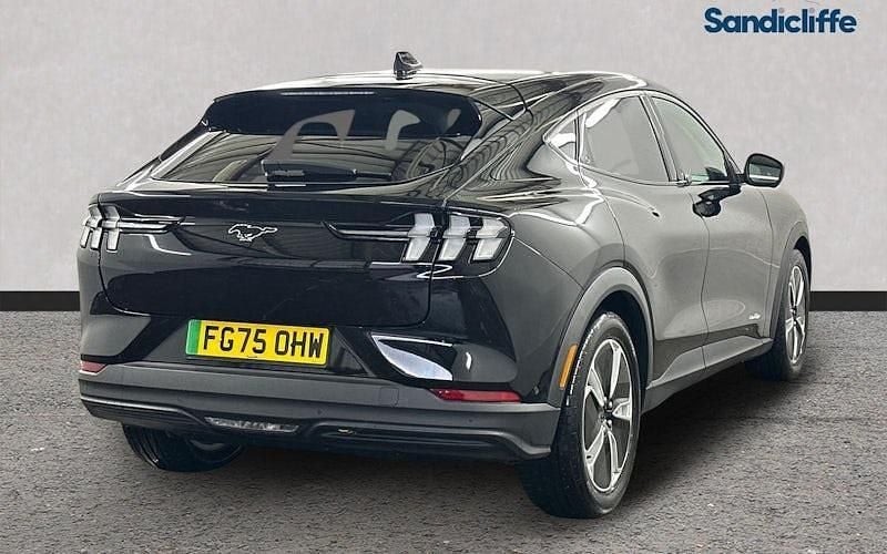 Used Ford Mustang Select 268 HP (197 kW) 2024 Absolute black (standard colour) Estate