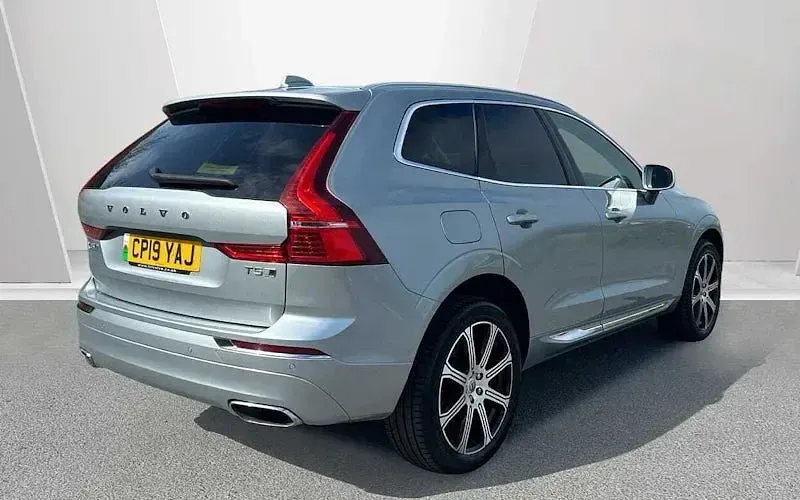 Used Volvo XC60 Inscription 250 HP (183 kW) 2019 SUV
