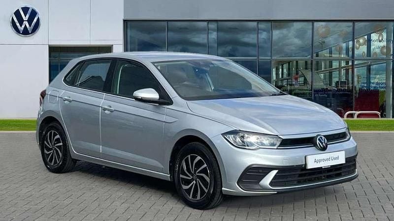 Reflex silver metallic Used 2023 VW Polo Life Hatchback | £15,593 (Fair price) - Image 1/4