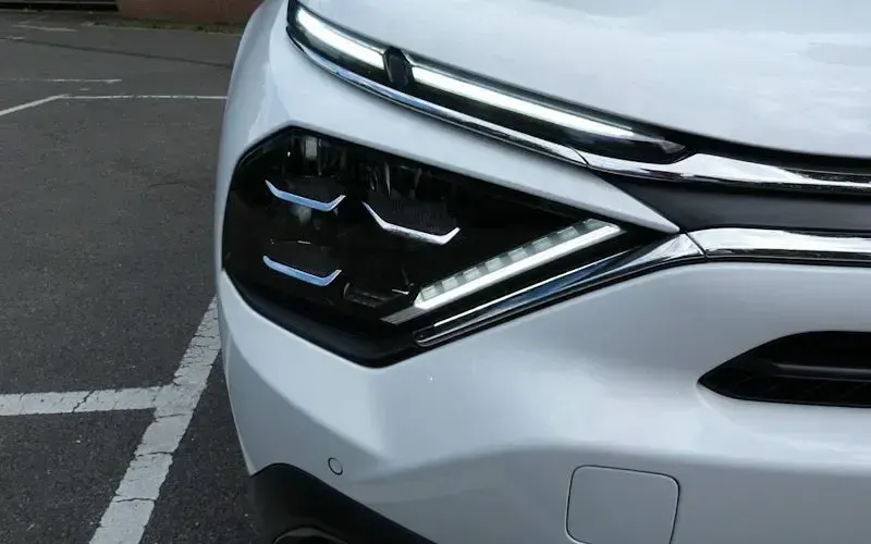 Used Citroën C4 PureTech 131 HP (96 kW) 2022 White Hatchback