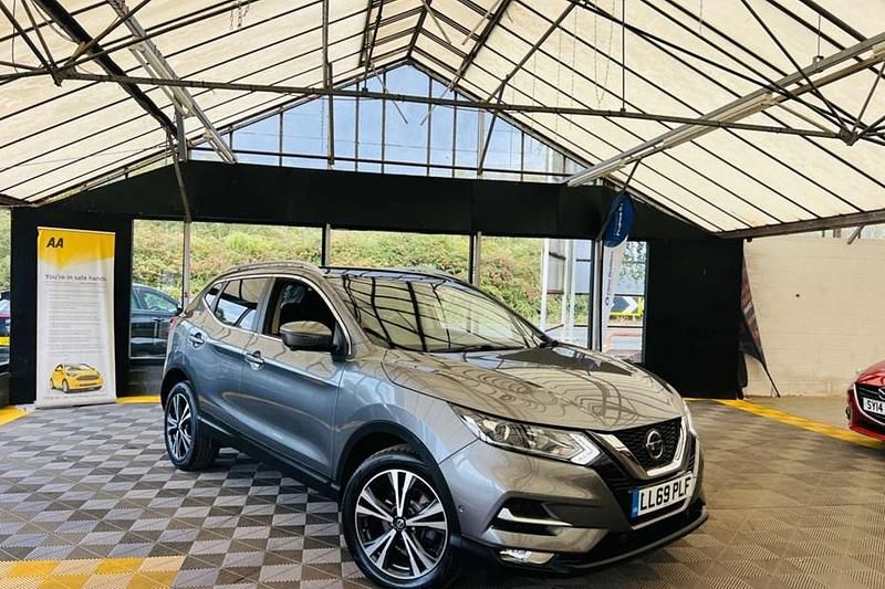 Grey Used 2019 Nissan Qashqai N-Connecta SUV | £12,195 (Good price) - Image 1/1