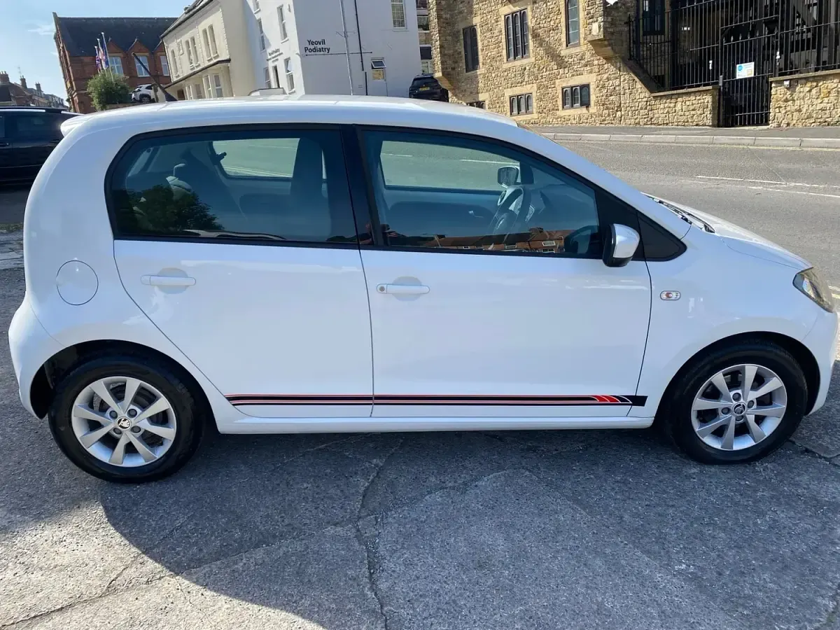 Used Skoda Citigo Elegance 75 HP (55 kW) 2013 White Hatchback